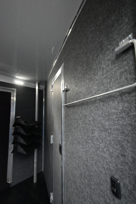 New 2026 Lakota Charger 81413 SR Horse Trailer