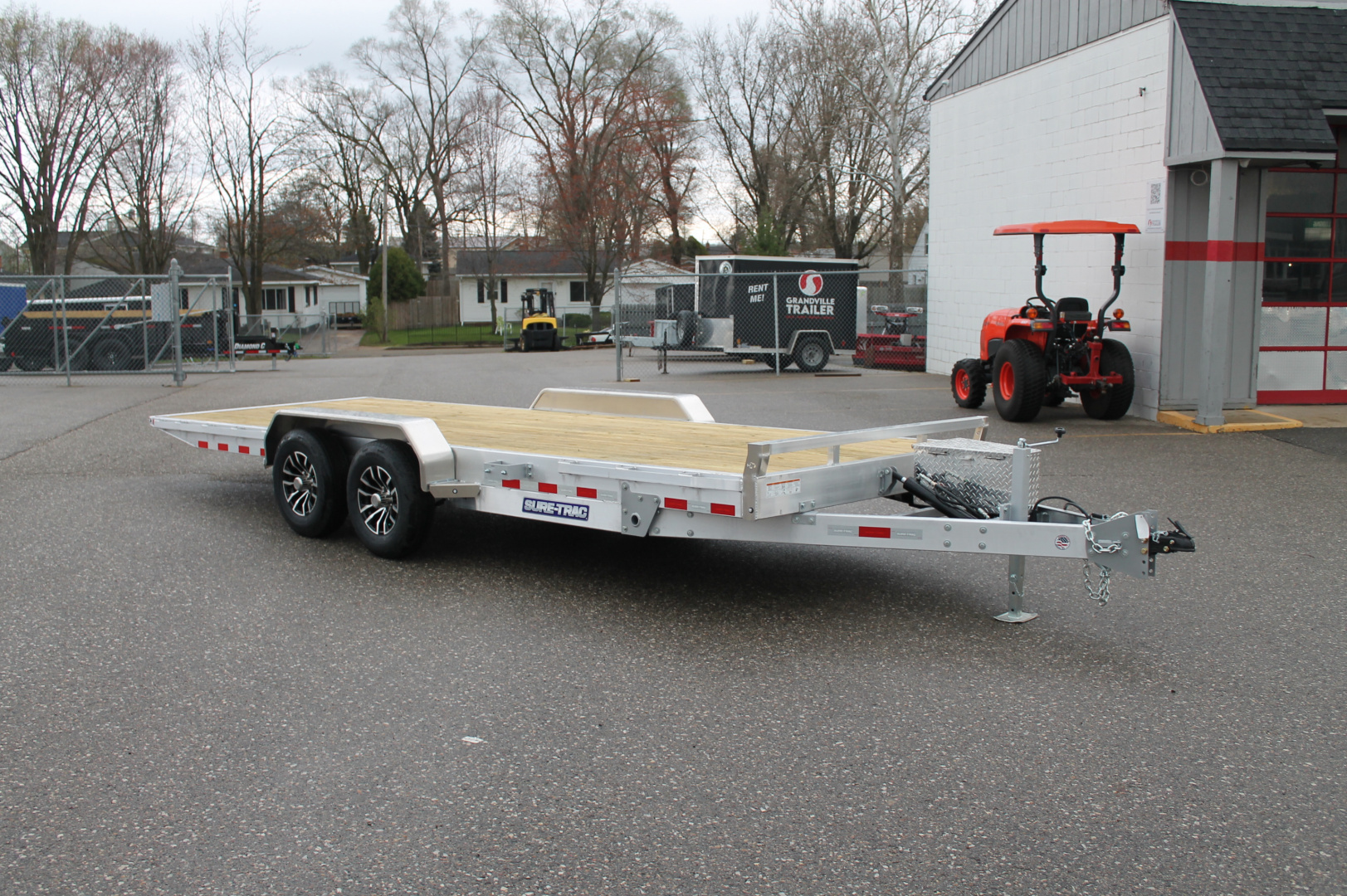 New 2025 Sure-Trac STAPT8220-BP-100 Car Hauler