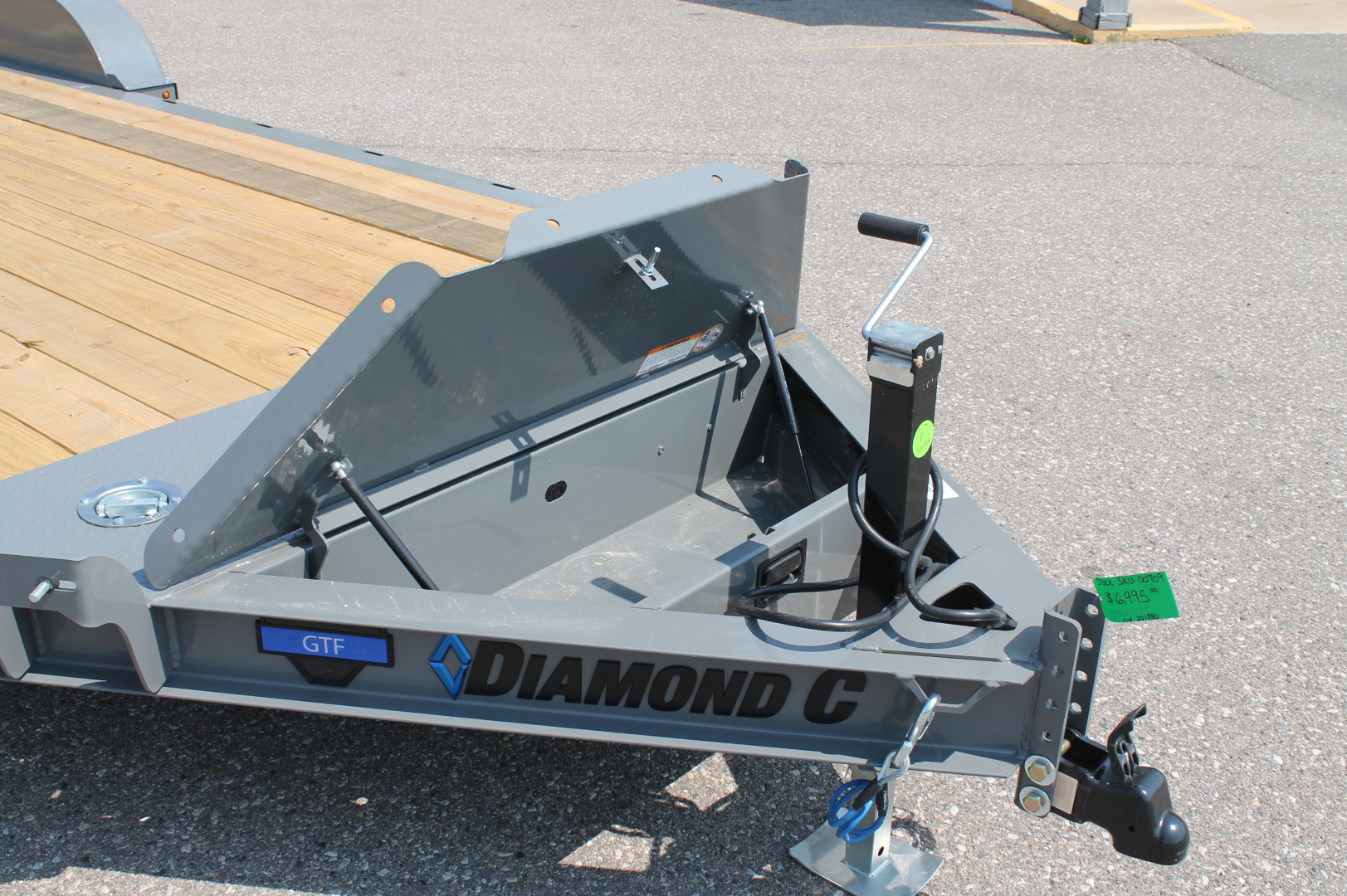 New 2025 Diamond C Trailers GTF235 20X83 Car Hauler