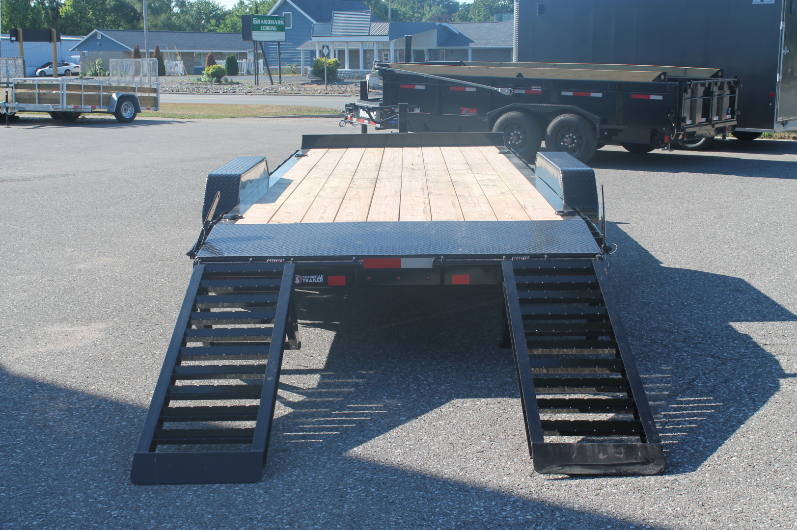 New 2025 Diamond C Trailers BASELINE HEQ207 20X82 Equipment Trailer