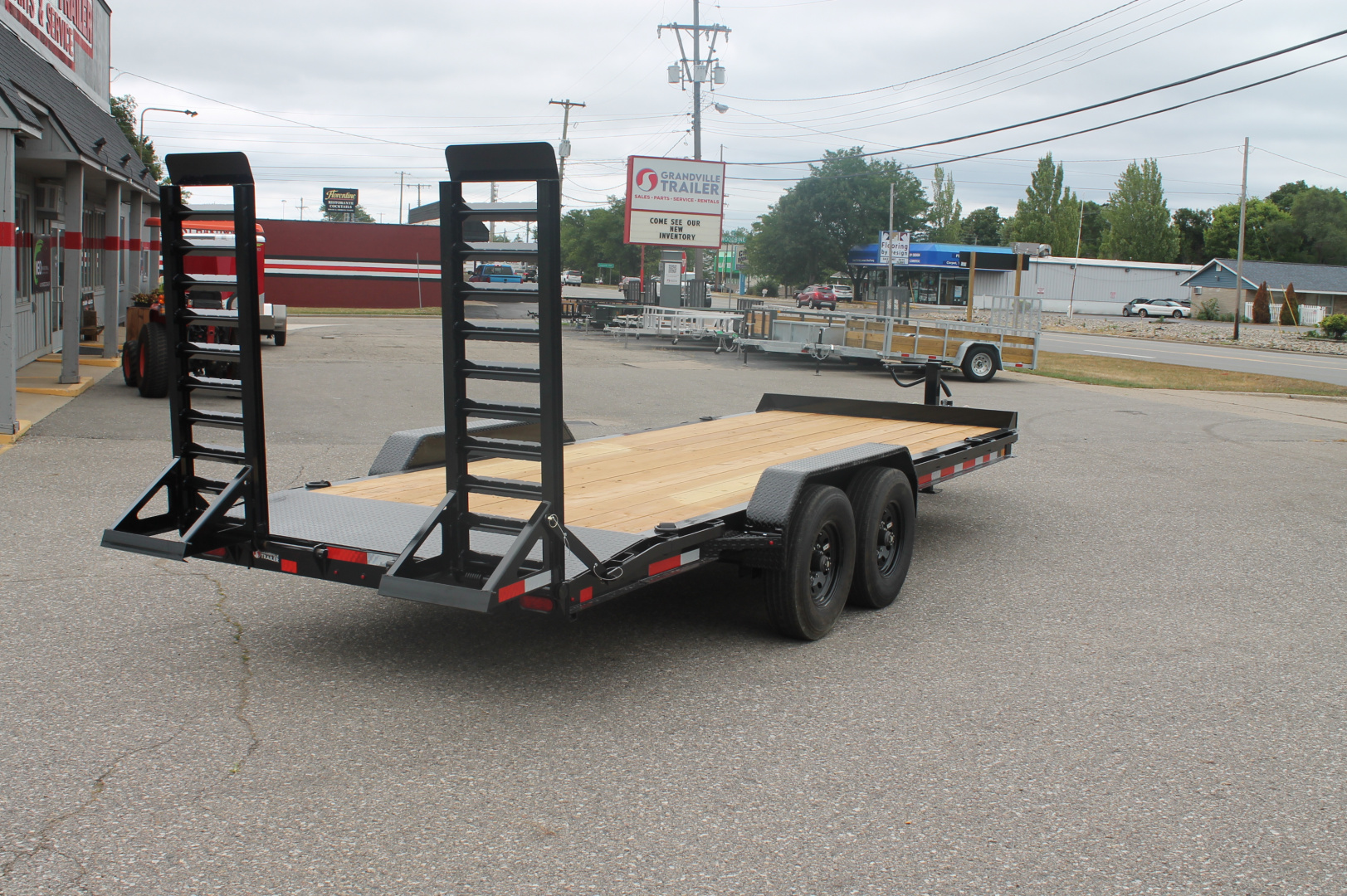New 2025 Diamond C Trailers BASELINE HEQ208 20X82 Equipment Trailer