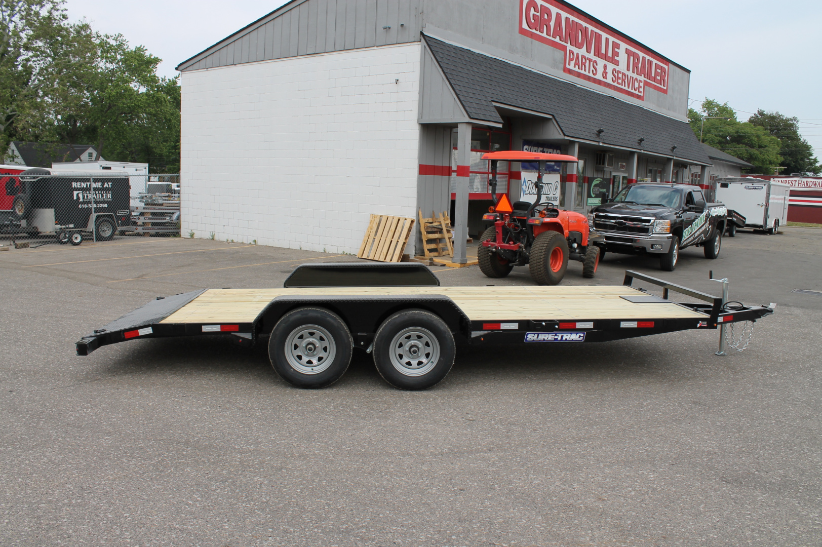 New 2026 Sure-Trac ST8218CHW-B-070 Car Hauler