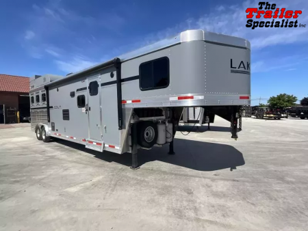 New 2026 Lakota CO8313SR Horse Trailer