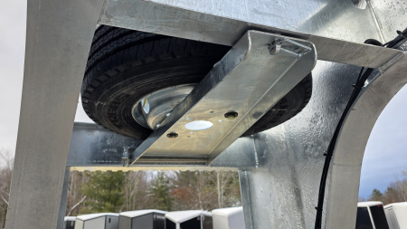 New 102X35 GALVANIZED 23' STATIONARY + 12' BEAVERTAIL GOOSENECK DECKOVER 16K AXLE POWER BEAVERTAIL 2026 TRIUMPH