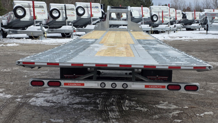 New 102X35 GALVANIZED 23' STATIONARY + 12' BEAVERTAIL GOOSENECK DECKOVER 16K AXLE POWER BEAVERTAIL 2026 TRIUMPH