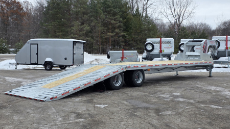 New 102X35 GALVANIZED 23' STATIONARY + 12' BEAVERTAIL GOOSENECK DECKOVER 16K AXLE POWER BEAVERTAIL 2026 TRIUMPH