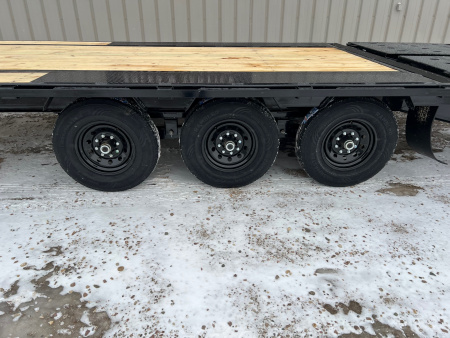 New 2026 PJ Trailers 28 LS Gooseneck Triple Axle Flatbed Trailer