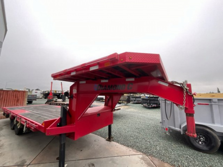 New 2022 Diamond C Trailers DET208L22X102GN Tilt Trailer