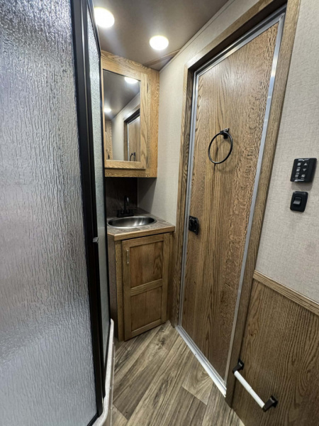 New 2026 Lakota CHL81413SR Stock Combo Horse Trailer