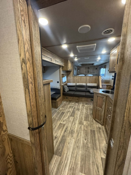 New 2026 Lakota CHL81413SR Stock Combo Horse Trailer