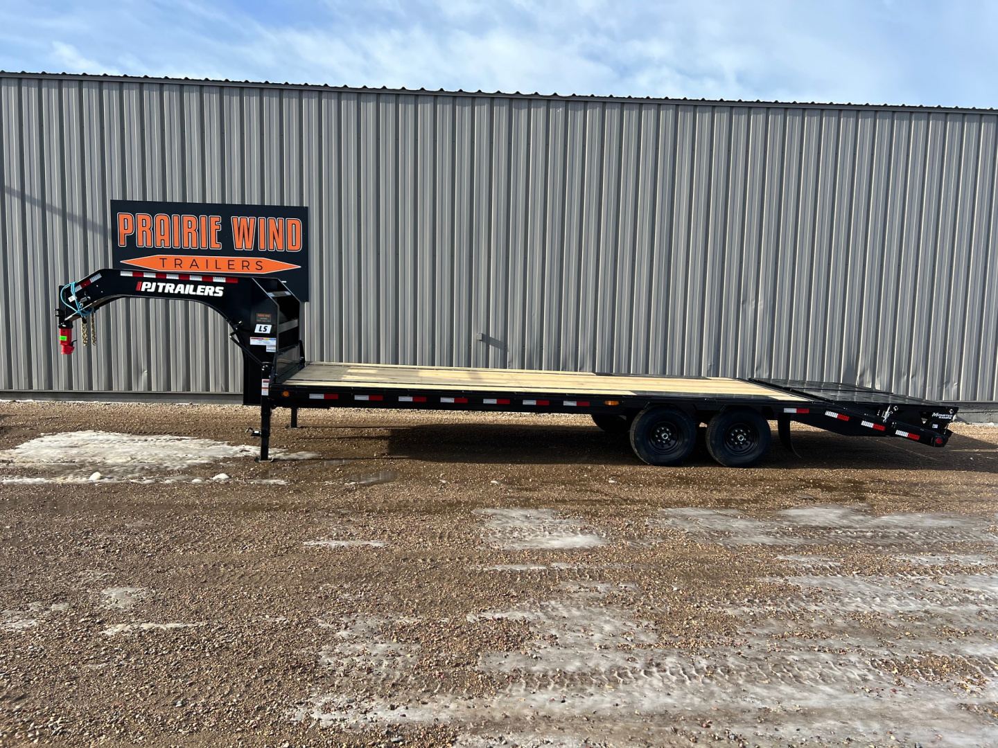 New 2026 PJ Trailers 26 Low Profile LS Gooseneck Trailer