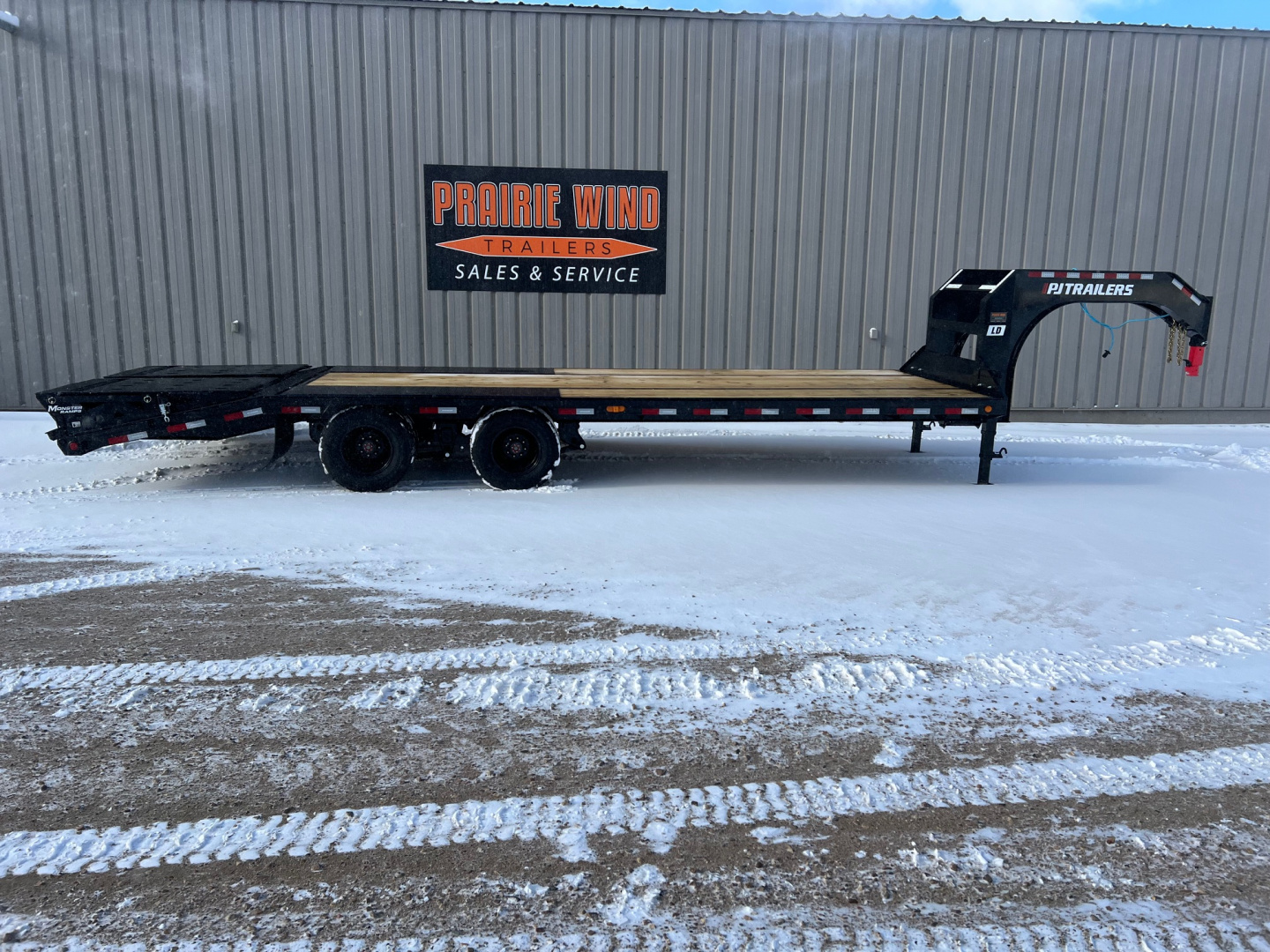New 2026 PJ Trailers 26 Gooseneck LD Tandem Dual Flatbed Trailer