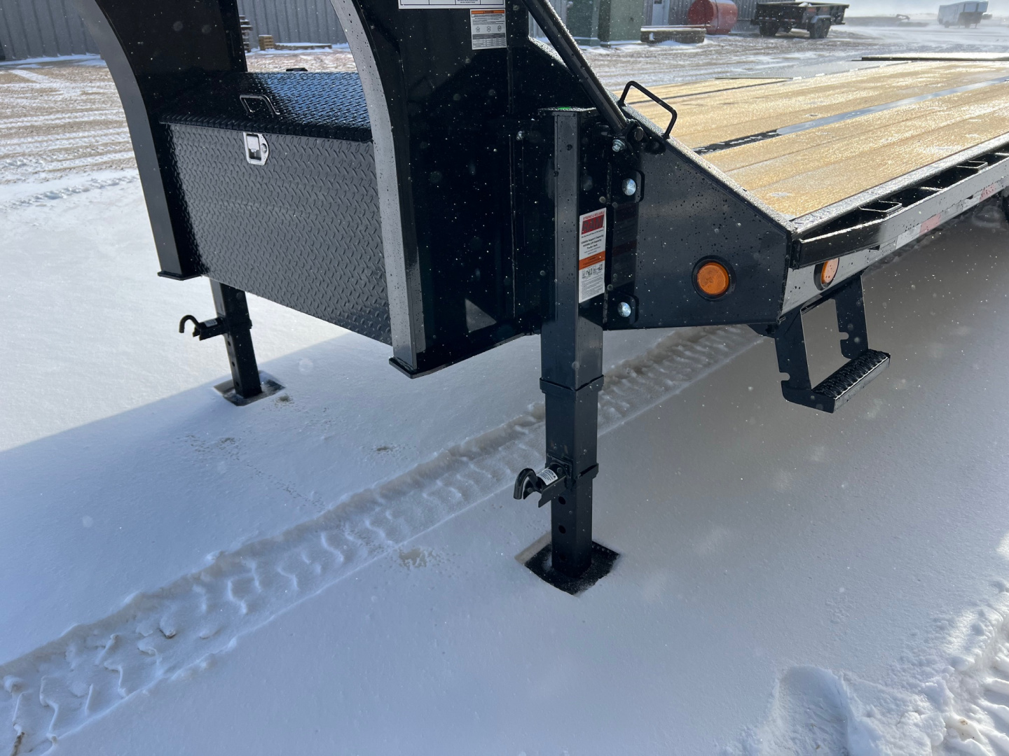 New 2026 PJ Trailers 26 Gooseneck LD Tandem Dual Flatbed Trailer