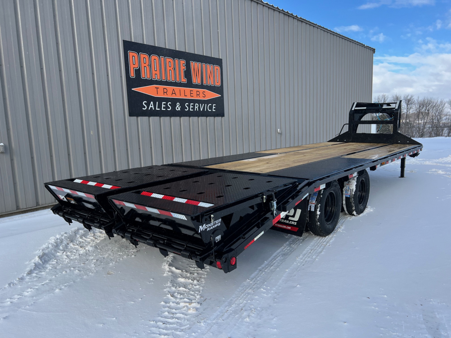 New 2026 PJ Trailers 26 Gooseneck LD Tandem Dual Flatbed Trailer