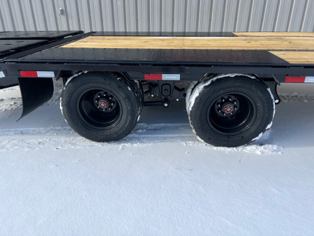 New 2026 PJ Trailers 26 Gooseneck LD Tandem Dual Flatbed Trailer