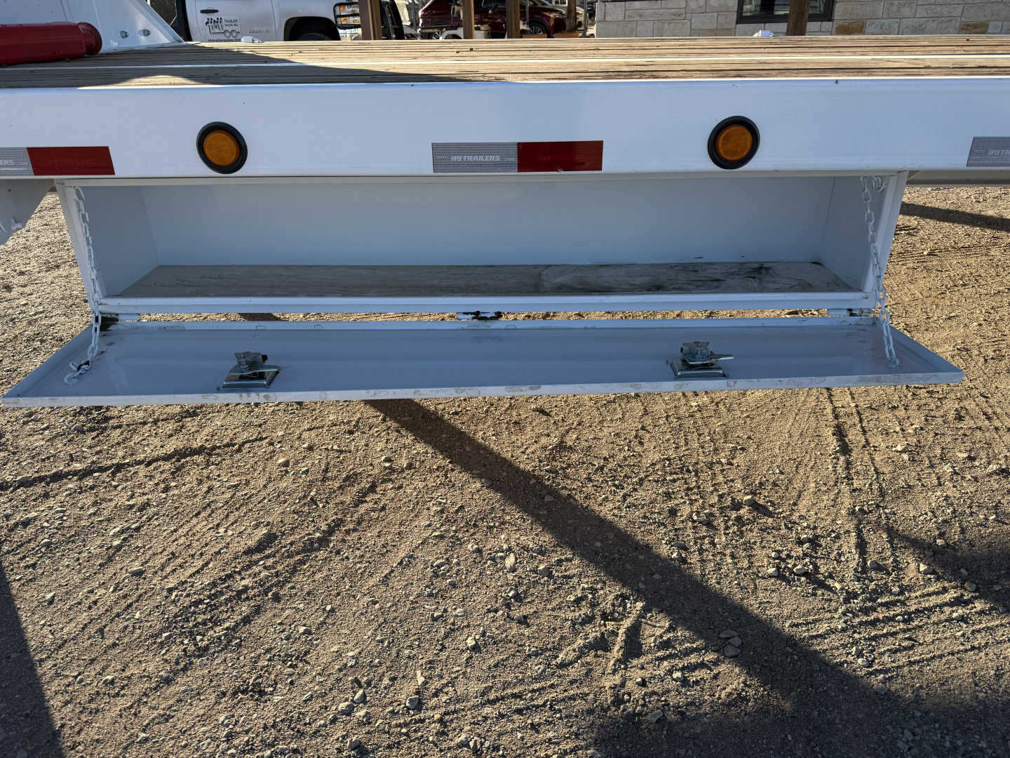 Used 2023 PJ Trailers HYDRUALIC DOVETAIL FLATBED