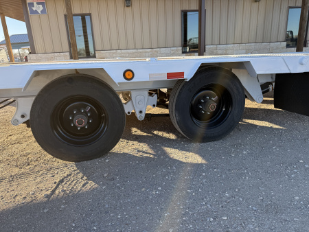 Used 2023 PJ Trailers HYDRUALIC DOVETAIL FLATBED