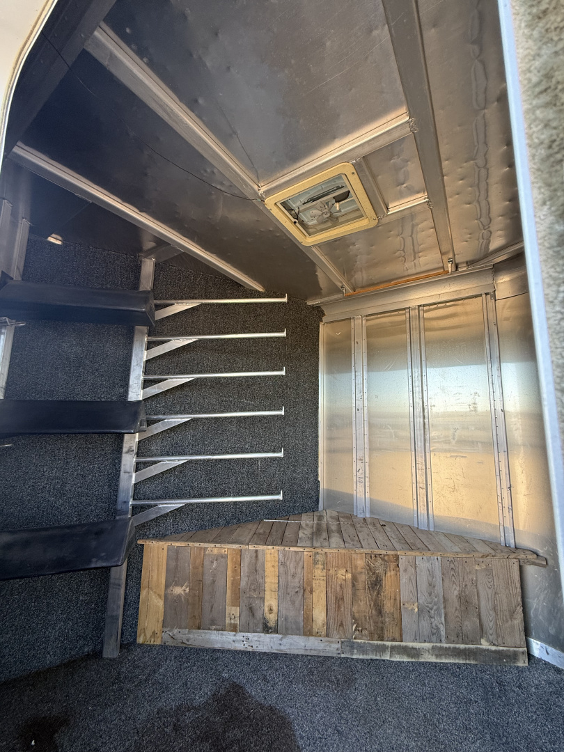 Used 1999 Featherlite Trailers 3 HORSE BUMPER PULL Horse Trailer