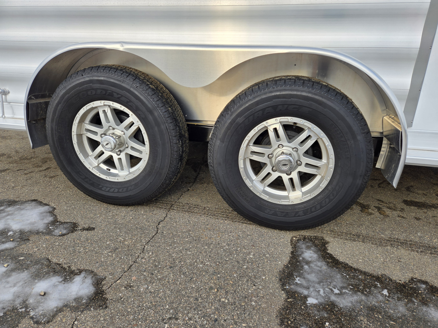 New 2026 Featherlite Trailers 9400 Horse Trailer