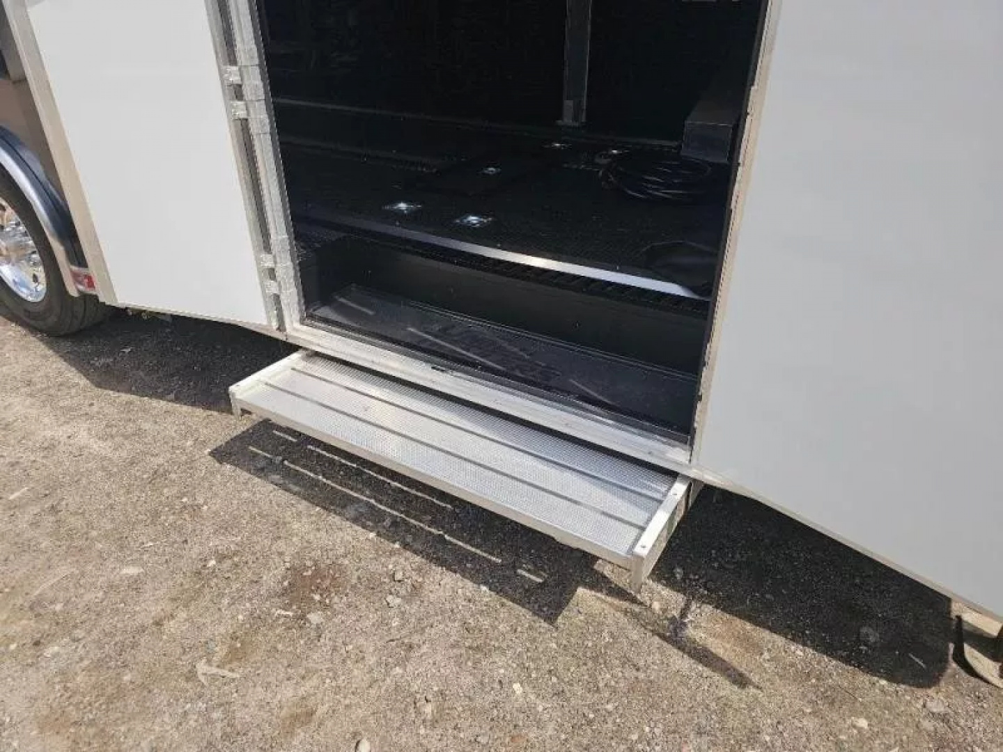 New 2025 United Trailers USH-8.526TR80 Stacker