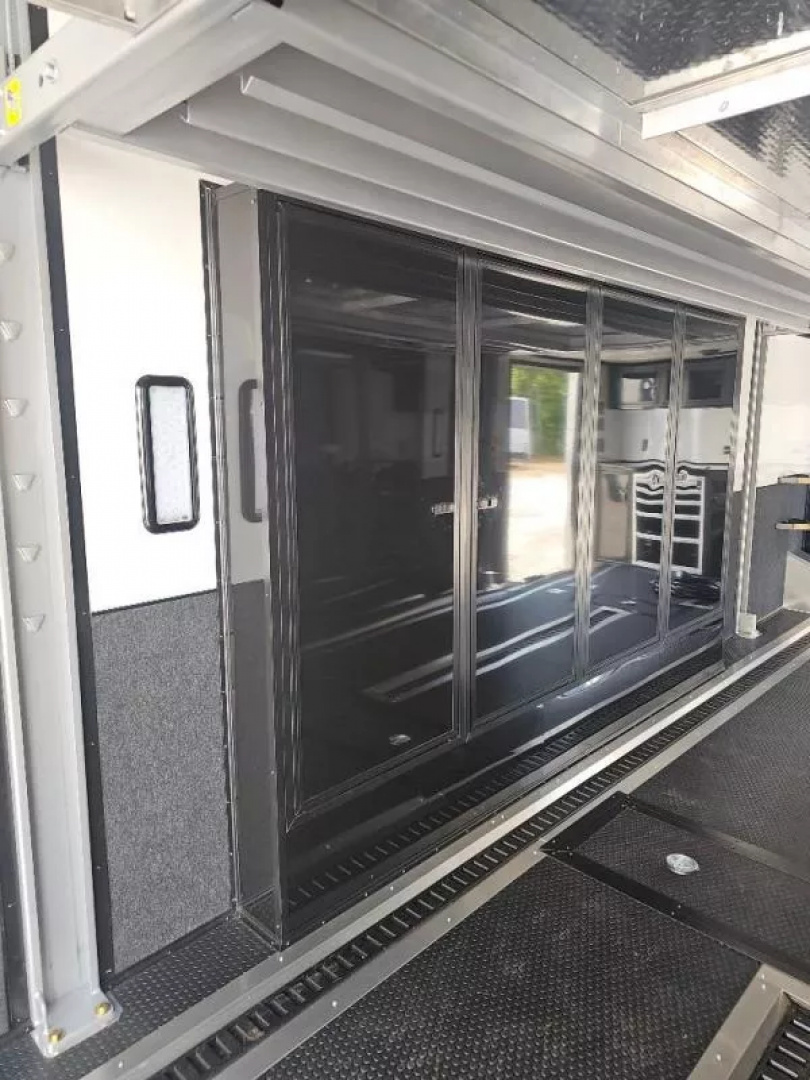 New 2025 United Trailers USH-8.526TR80 Stacker