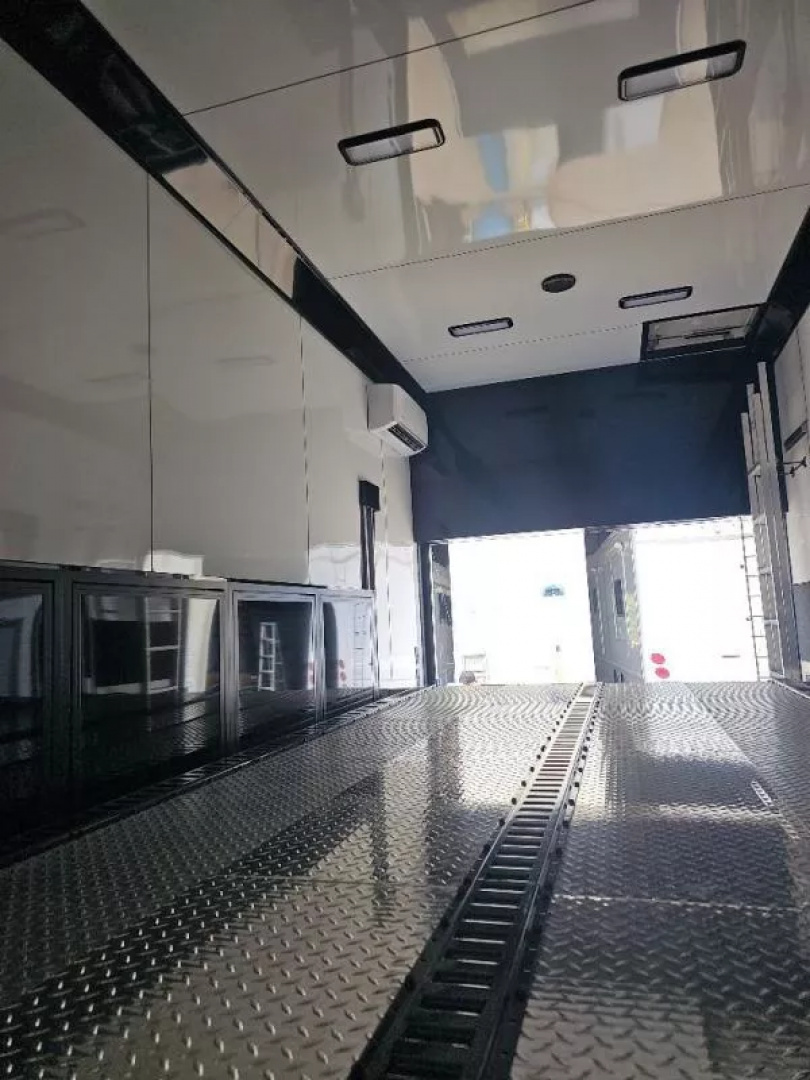 New 2025 United Trailers USH-8.526TR80 Stacker