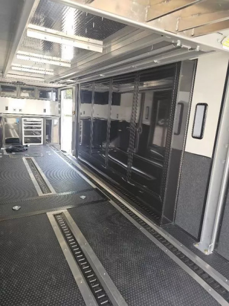 New 2025 United Trailers USH-8.526TR80 Stacker