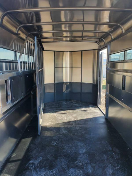 New 2025 Maverick 13' 2 Horse Trailer