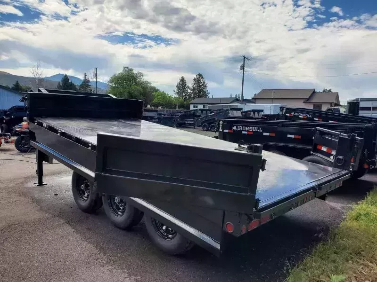 New 2026 Iron Bull 96"x16' 21k Deckover Gooseneck Dump Trailer
