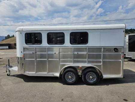 New 2026 Maverick 3 Horse Lite Deluxe Aluminum Horse Trailer