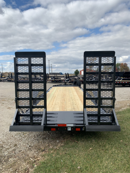 New 2026 Diamond C Trailers LPX208L22X80 (80" X 22') 18K (Pacesetter Ed.) Equipment Trailer