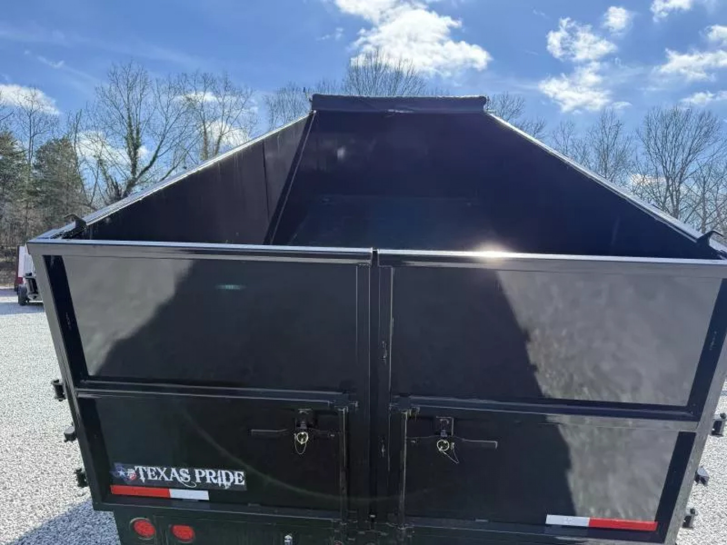 New 2025 Texas Pride Trailers 8x20 (4FT WALLS) GOOSENECK DUMP TRAILER 26K GVWR Dump Trailer
