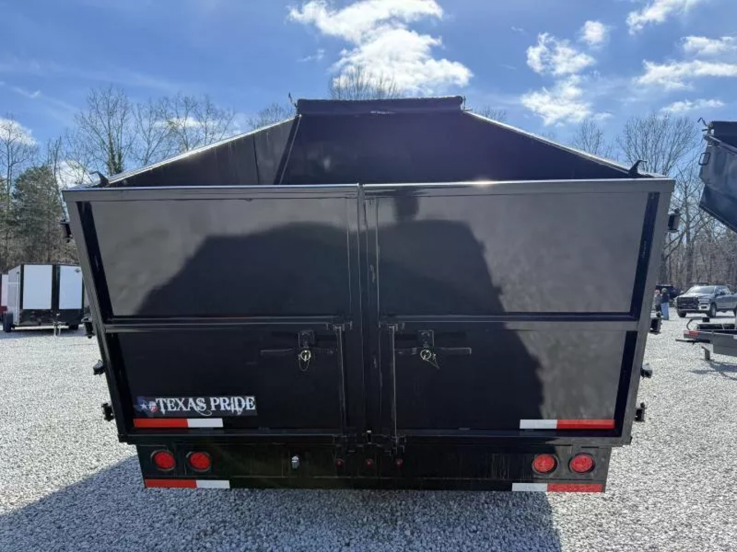 New 2025 Texas Pride Trailers 8x20 (4FT WALLS) GOOSENECK DUMP TRAILER 26K GVWR Dump Trailer