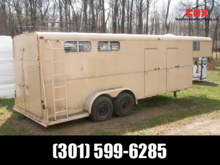 Used 1986 Shelby 3H GN Slant Horse Trailer