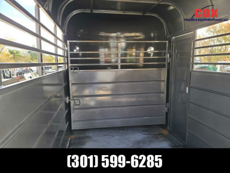 New 2022 W-W Trailer All Around Extra height Horse Trailer