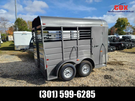 New 2022 W-W Trailer All Around Extra height Horse Trailer