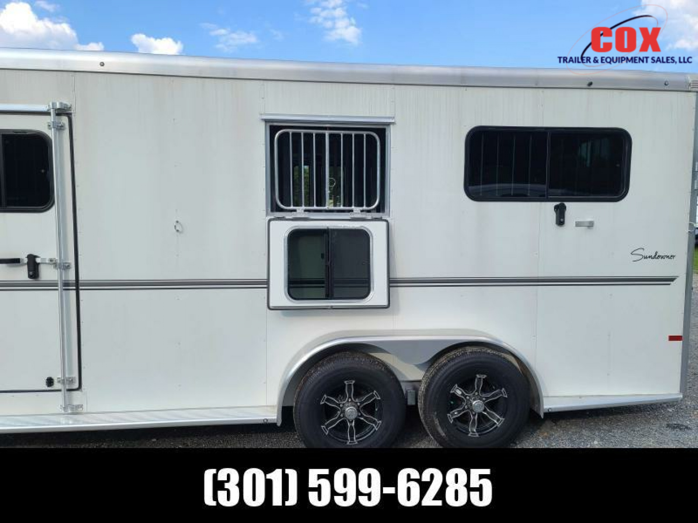 New 2024 Sundowner Trailers 2+1 Gn with Dressing/Tack Room Horse Trailer