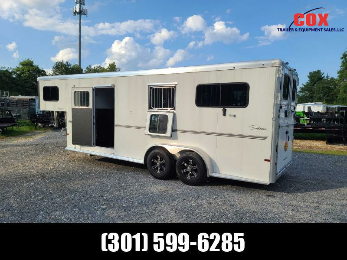 New 2024 Sundowner Trailers 2+1 Gn with Dressing/Tack Room Horse Trailer
