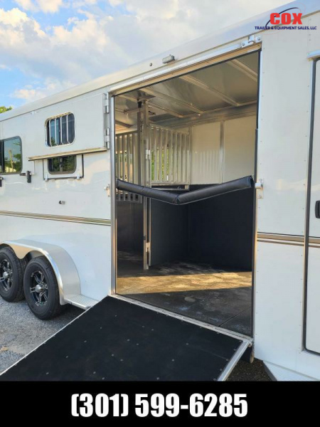 New 2024 Sundowner Trailers 2+1 Gn with Dressing/Tack Room Horse Trailer