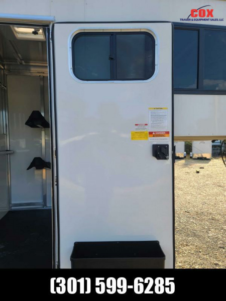 New 2024 Sundowner Trailers 2+1 Gn with Dressing/Tack Room Horse Trailer