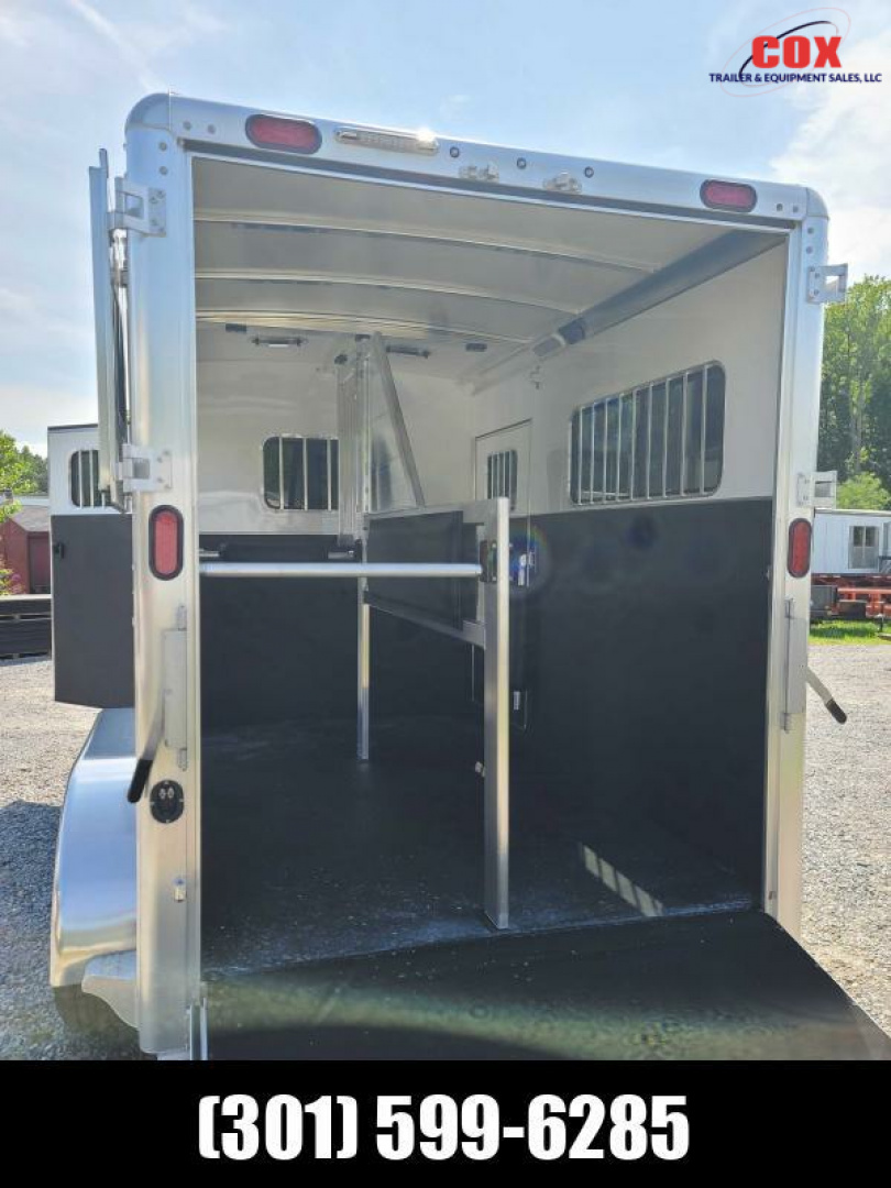 New 2023 Cimarron Trailers 2-h Bp WB Signature special Horse Trailer