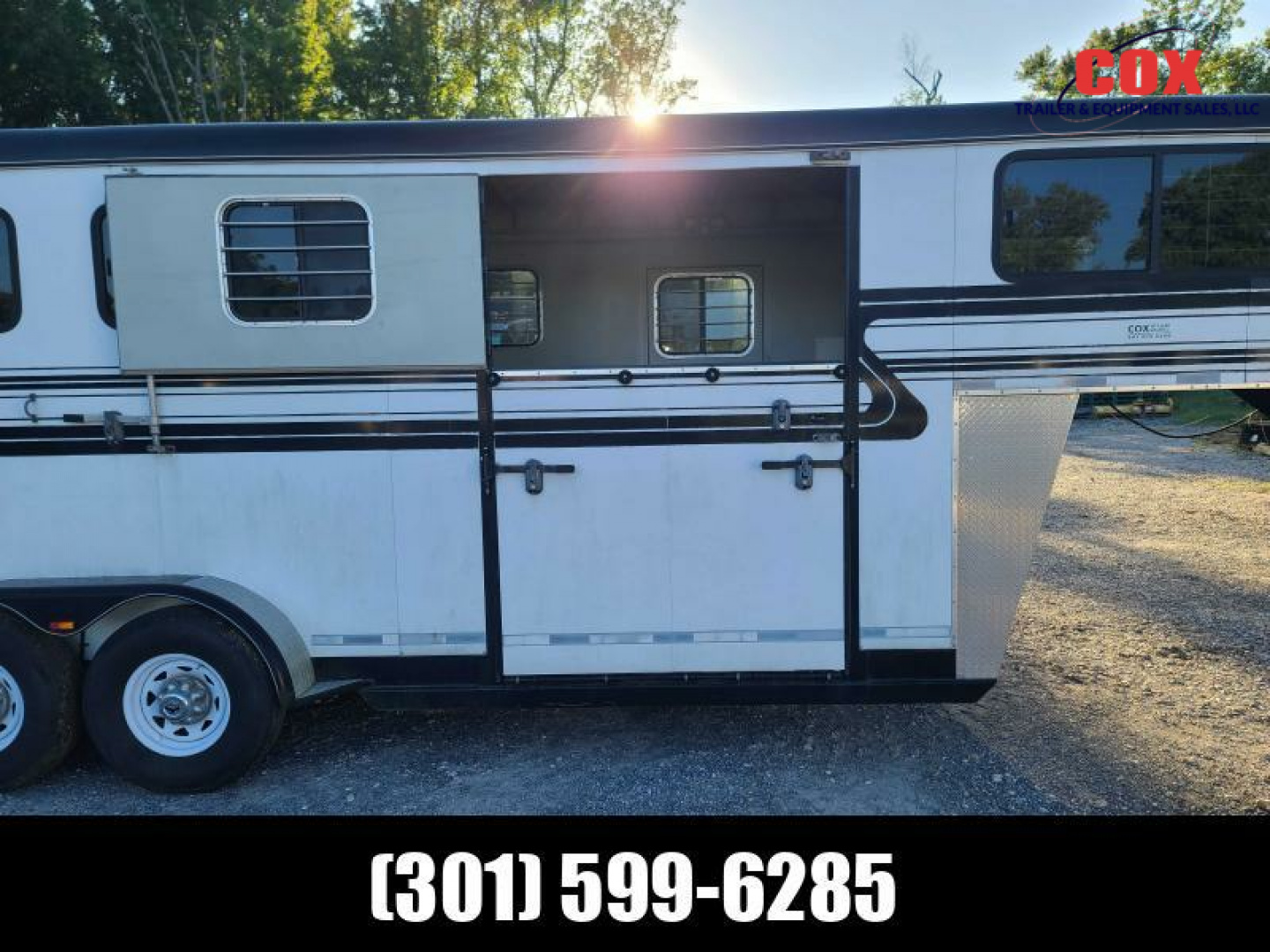 Used 2005 Hawk Trailers Used 2-h gooseneck side ramp Horse Trailer