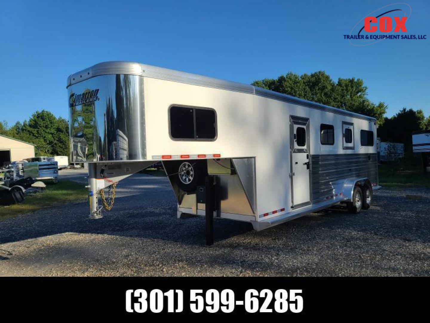 New 2022 Cimarron Trailers 2+1 Gn with Dressing/Tack Room Horse Trailer