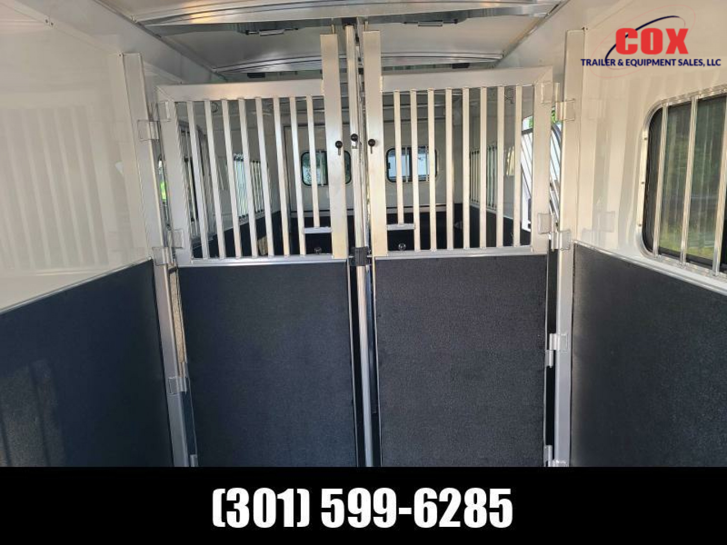 New 2022 Cimarron Trailers 2+1 Gn with Dressing/Tack Room Horse Trailer