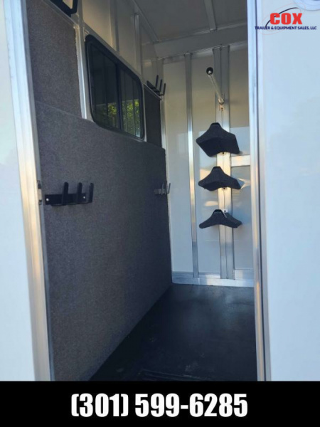 New 2022 Cimarron Trailers 2+1 Gn with Dressing/Tack Room Horse Trailer