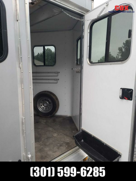 Used 2015 Homesteader Trailers 2-horse warmblood with dressing room extra height Horse Trailer