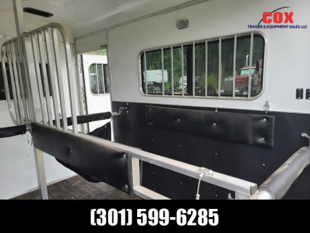 Used 2015 Homesteader Trailers 2-horse warmblood with dressing room extra height Horse Trailer