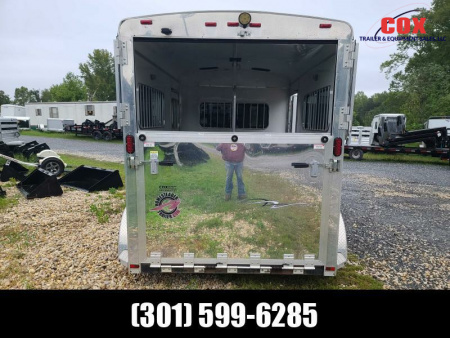Used 2015 Homesteader Trailers 2-horse warmblood with dressing room extra height Horse Trailer