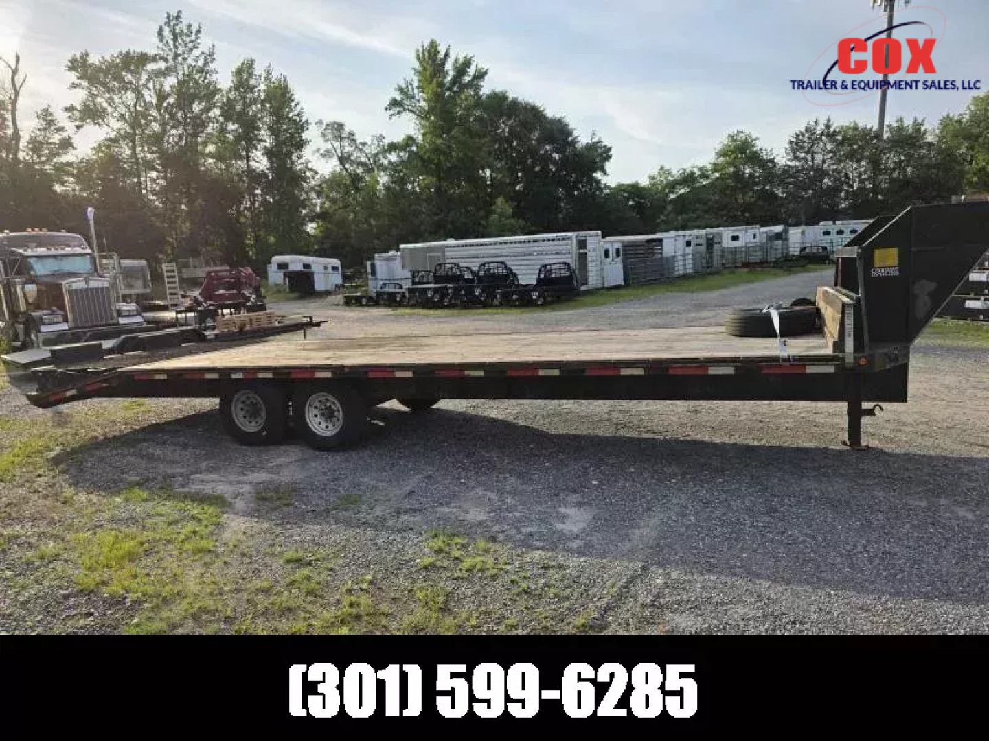 Used 2021 Texas Bragg Trailers Used 28ft Gooseneck Trailer flatbed with beaver tail Flatbed Trailer