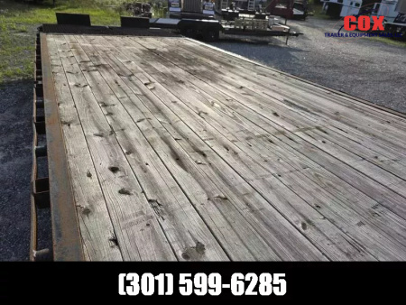 Used 2021 Texas Bragg Trailers Used 28ft Gooseneck Trailer flatbed with beaver tail Flatbed Trailer